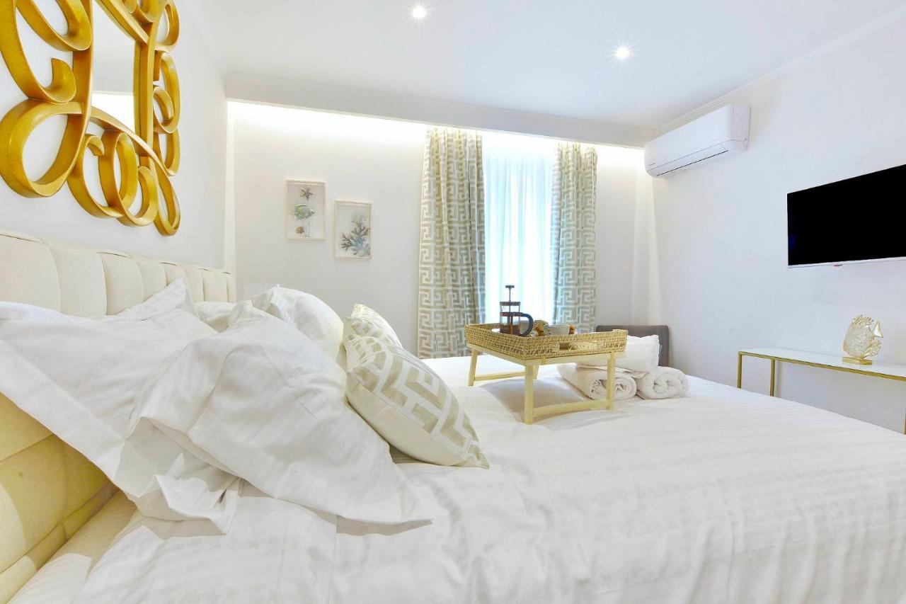 Mar Luxury * Corfu (city)